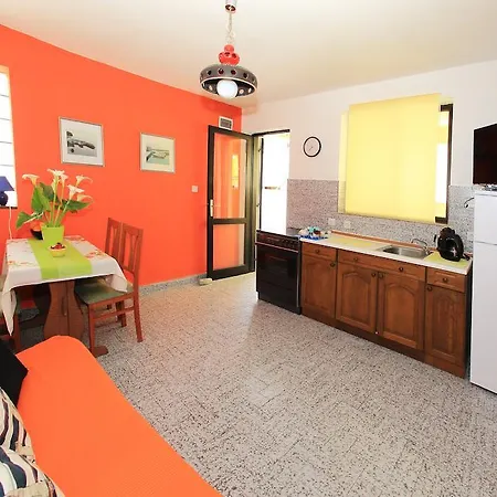 Guest House Bibinje 2*