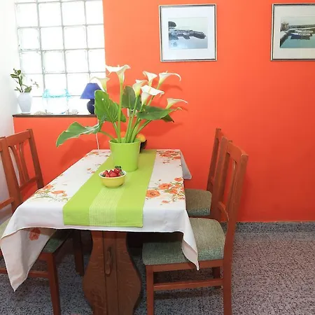 Guest House Bibinje 2*